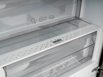 Холодильник Schaub Lorenz SLU S379Y4E